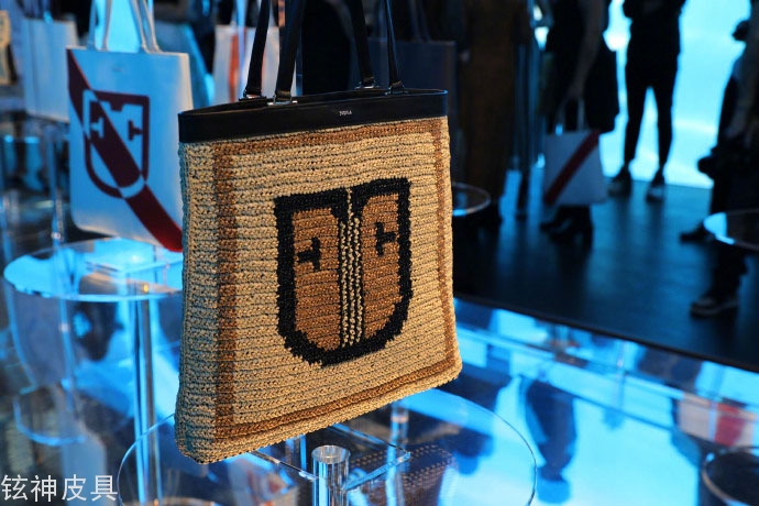 Balmain女人注定光芒四射