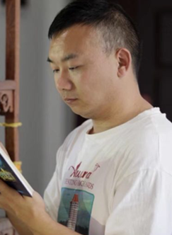 耀華文化顧問—左右