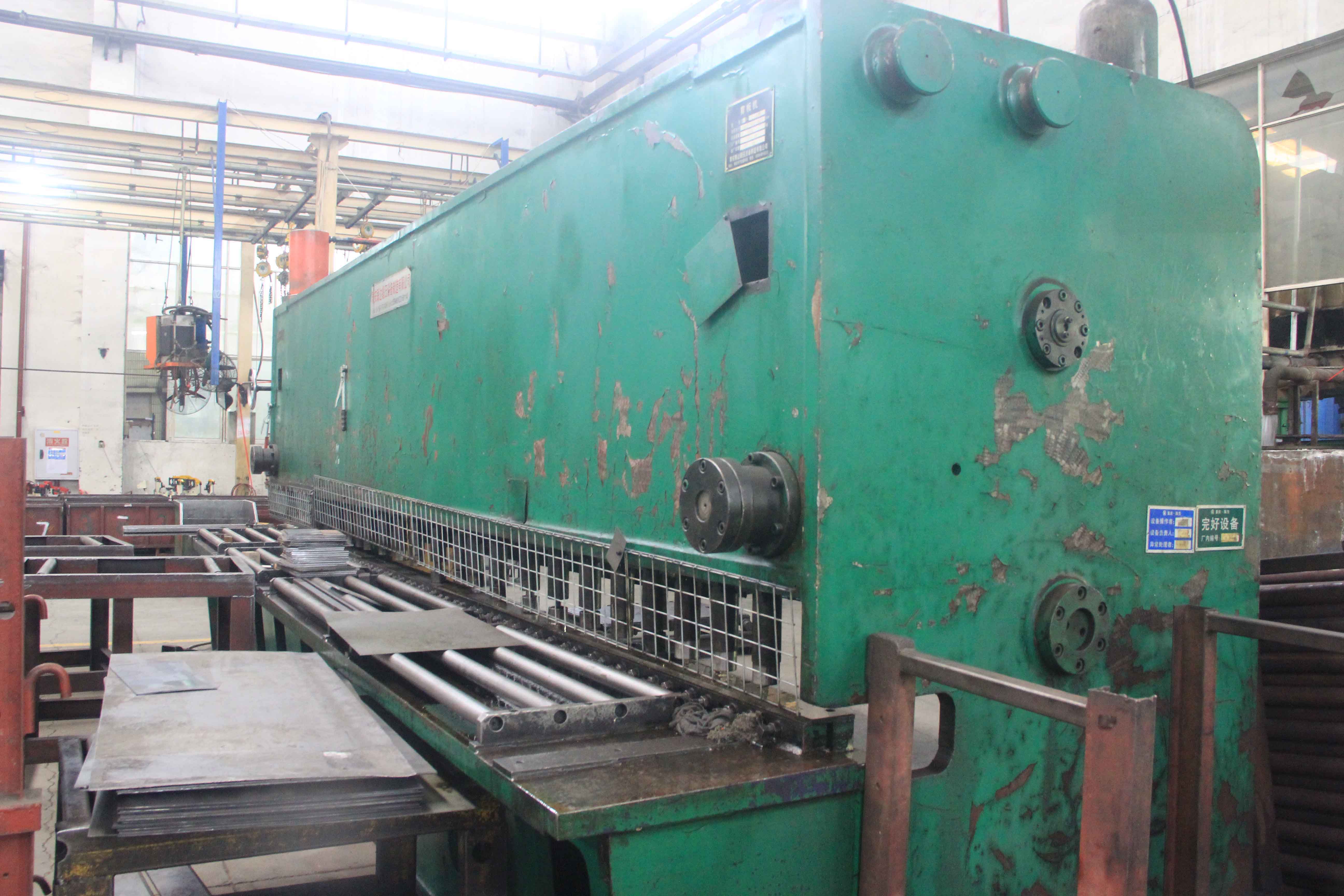 大型厚材料剪板机