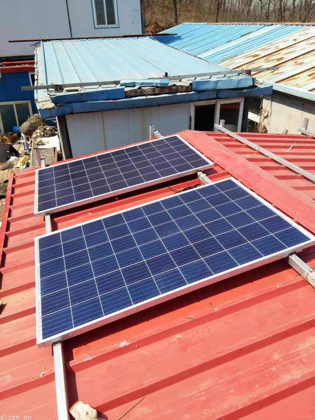 大连太阳能光伏发电安装金石滩发电系统安装完毕