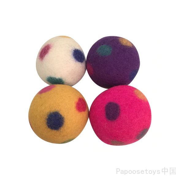 Polka Dot Balls 7cm.png