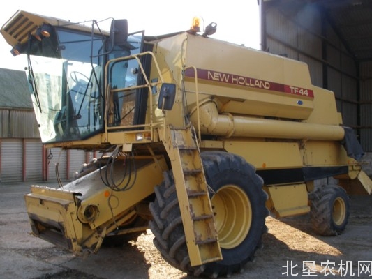 纽荷兰收割机进化史