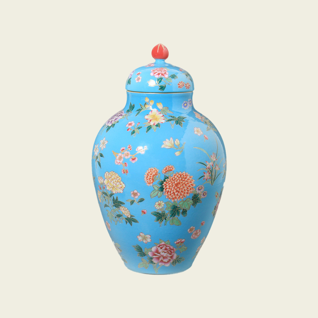 清·乾隆 松石绿地粉彩描金四季花卉盖罐