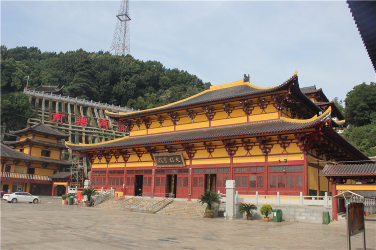 古灵泉寺隆重举行观音菩萨成道日纪念法会
