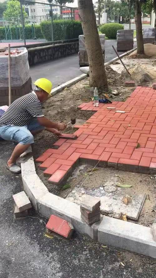 道路透水砖施工