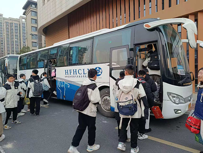 大巴车接送活动展示