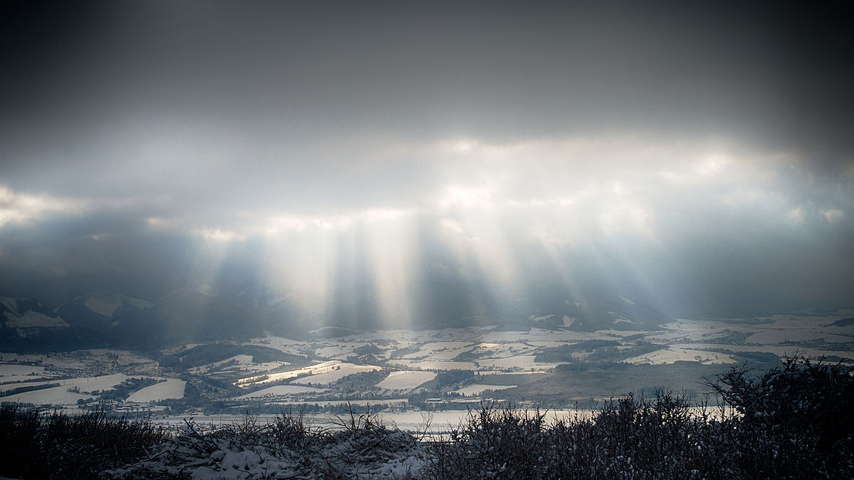 新闻中心 网站功能 > 正文    光线的方向      光线投射会在照片上