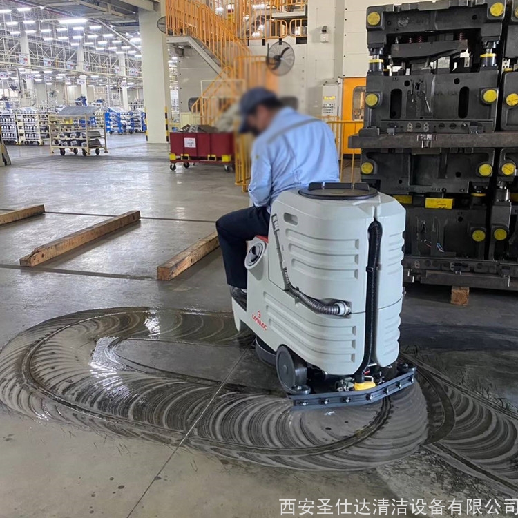 汽车配件厂驾驶式洗地机INNOVA22B (4).jpg