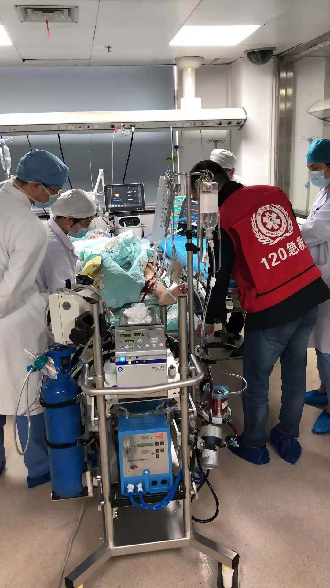 无抗凝 ECMO 的血栓与出血风险