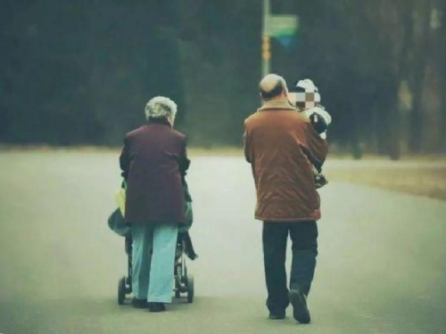 8000万人耗去40%财政，养老金制度需要作出改变