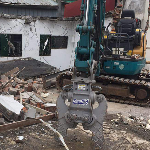 微挖液壓拆除剪施工現(xiàn)場(chǎng)